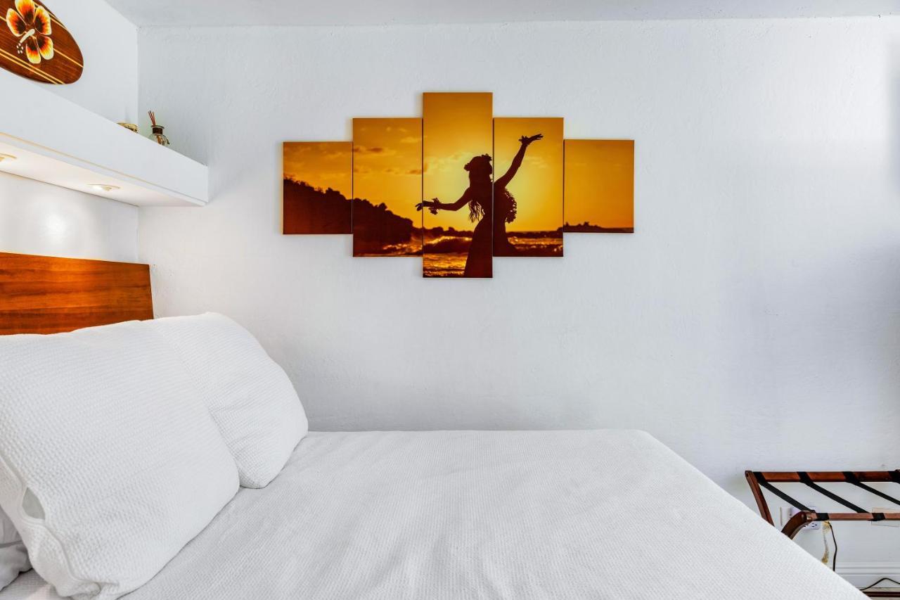 Downtown Hawaiian Theme Condo With Hot Tub, Pool & Beach - Kona Islander Inn Kailua-Kona Exterior photo