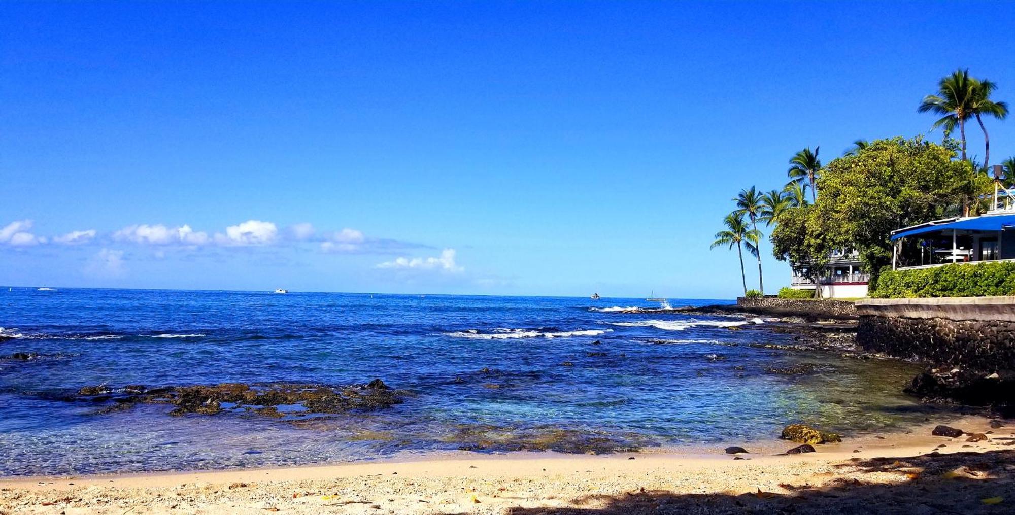 Downtown Hawaiian Theme Condo With Hot Tub, Pool & Beach - Kona Islander Inn Kailua-Kona Exterior photo